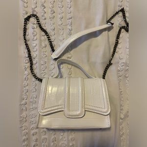 brands new white zara mini purse